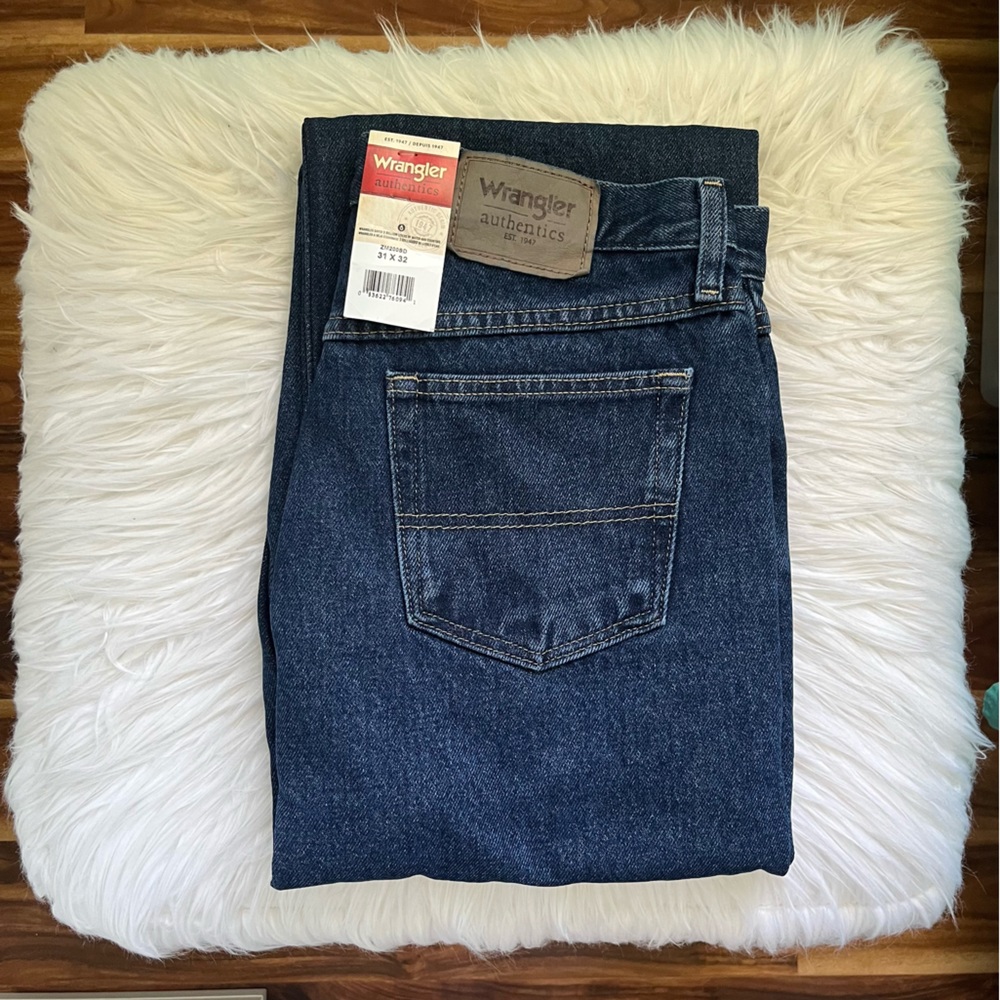 🆕🎉 Wrangler Authentic Men’s Dark Wash Jeans